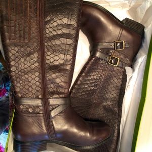 Women’s size 9, wide calf tall brown boots